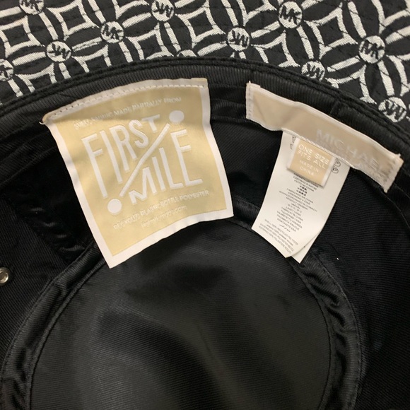 Michael Kors Logo Jacquard Bucket Hat - Picture 8 of 9